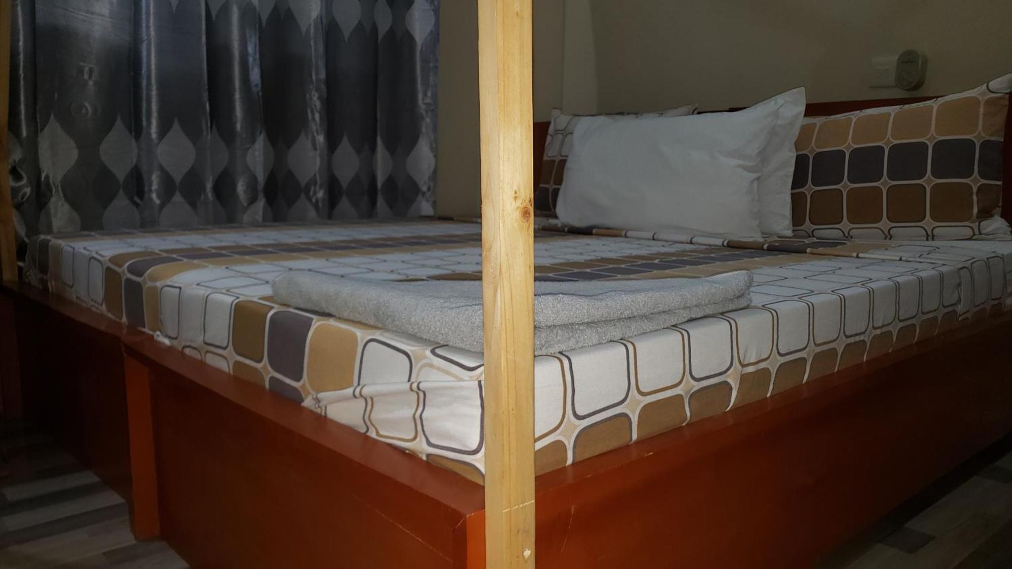 L&J Modern Backpackers Bnb Dar es Salaam Exterior foto